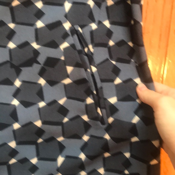 Harve Benard Shift Dress - Picture 2 of 3